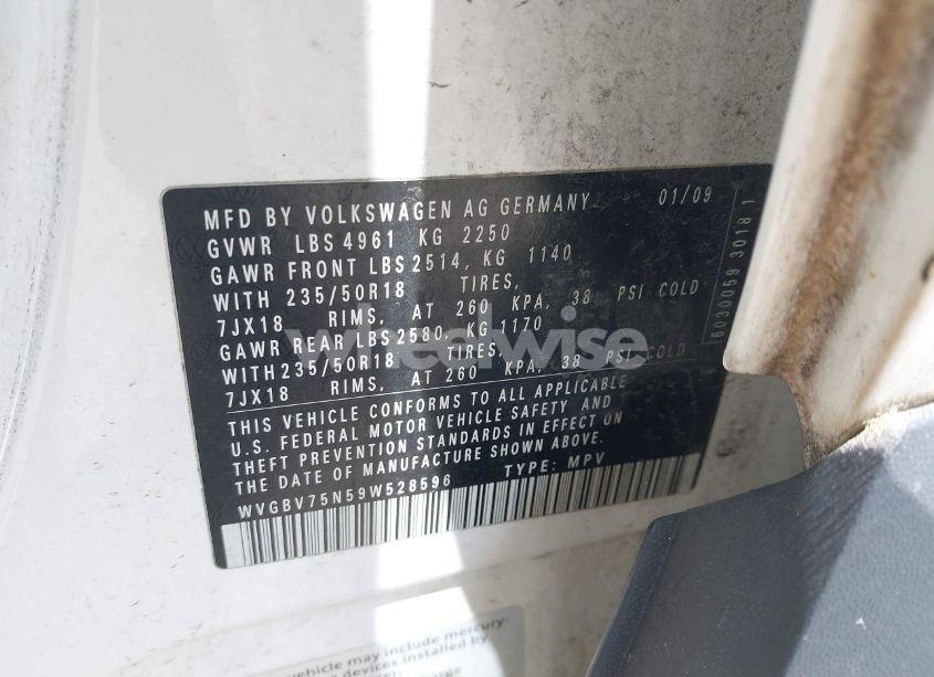 Photo 9 of 2009 Volkswagen Tiguan SEL (VIN WVGBV75N59W528596)