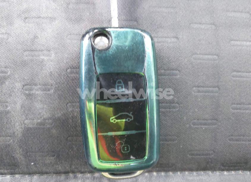 Photo 11 of 2009 Volkswagen Tiguan SE/SEL (VIN WVGBV75N99W502051)