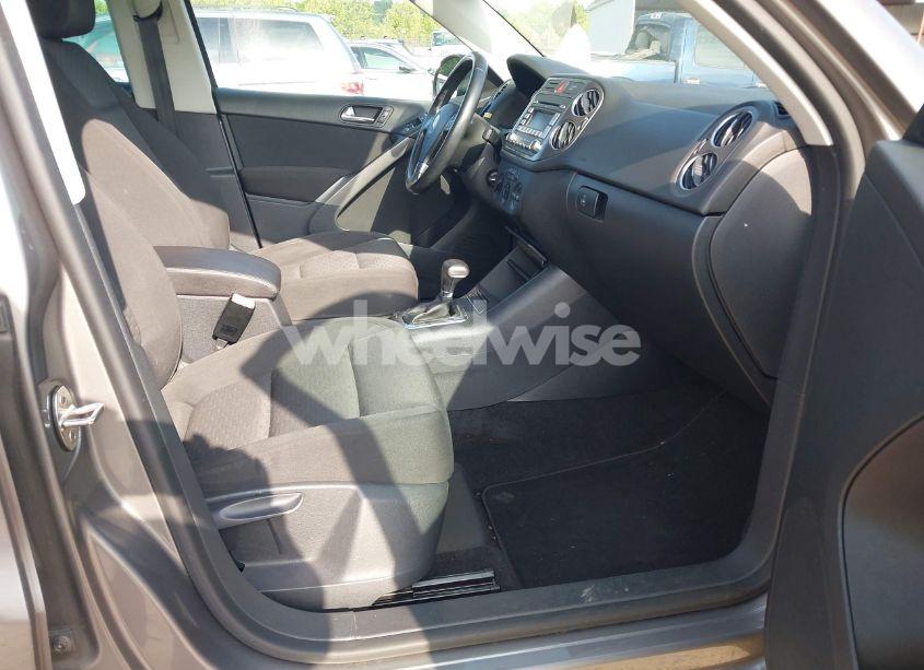 Photo 5 of 2009 Volkswagen Tiguan SE/SEL (VIN WVGBV75N99W519867)