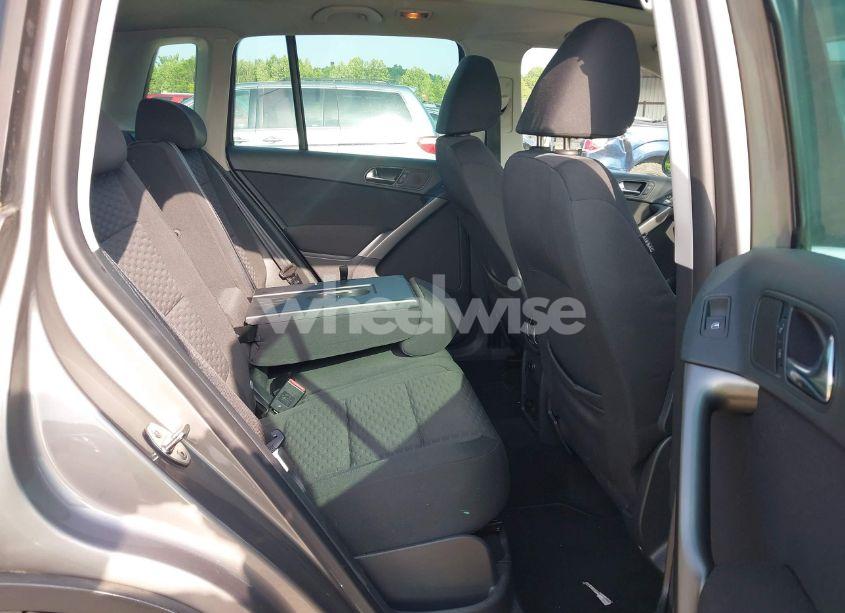 Photo 8 of 2009 Volkswagen Tiguan SE/SEL (VIN WVGBV75N99W519867)