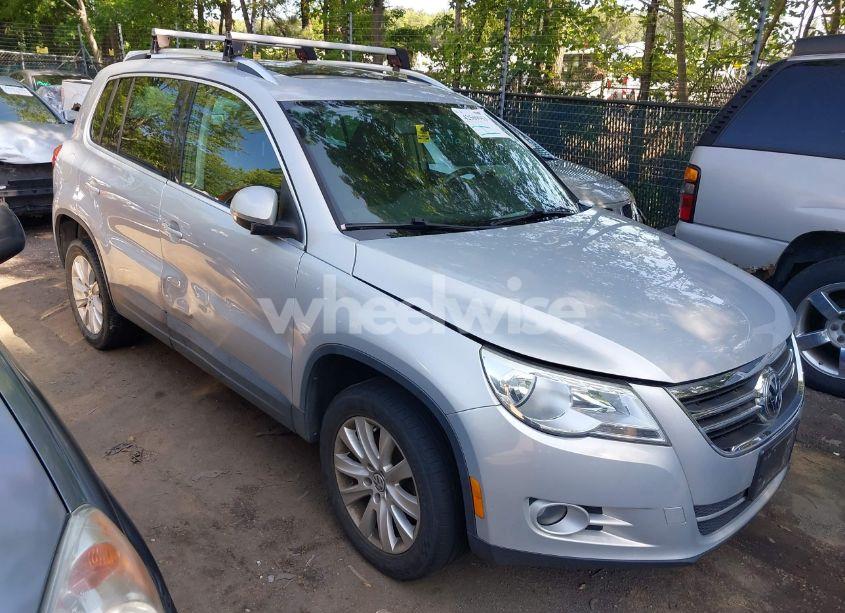 Photo 6 of 2009 Volkswagen Tiguan SE/SEL (VIN WVGBV75NX9W521370)