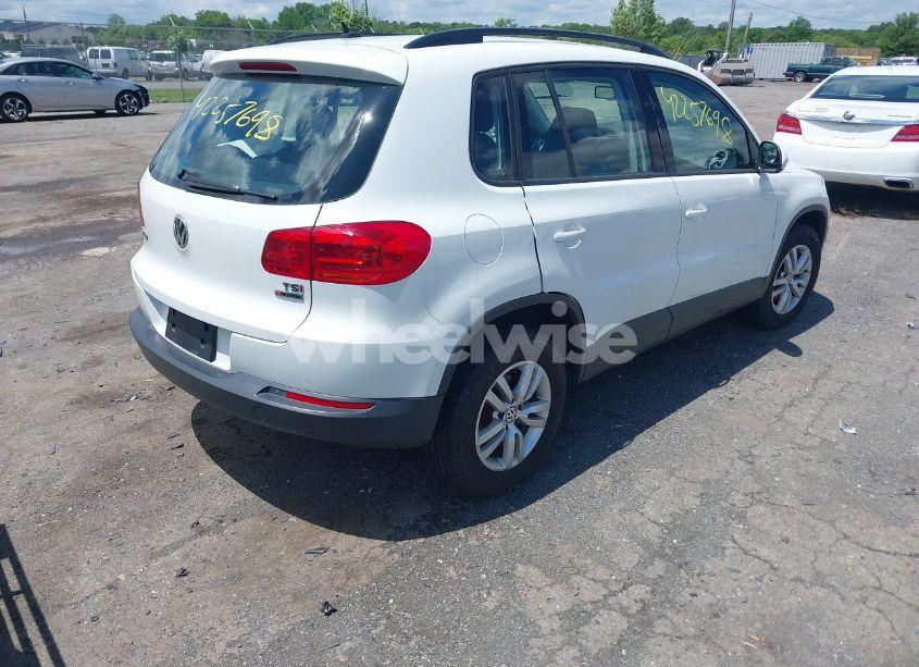 Photo 4 of 2016 Volkswagen Tiguan S (VIN WVGBV7AX0GW574602)