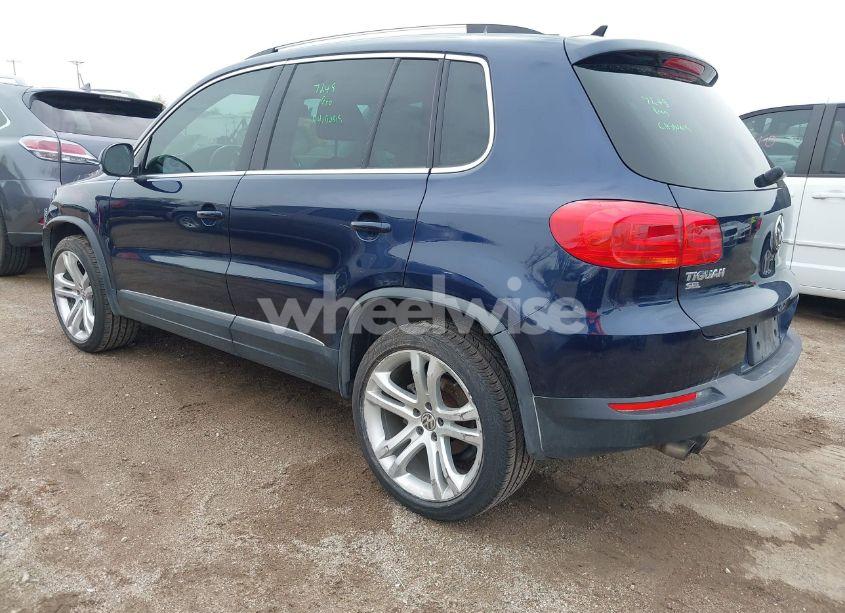 Photo 3 of 2016 Volkswagen Tiguan SEL (VIN WVGBV7AX0GW614760)