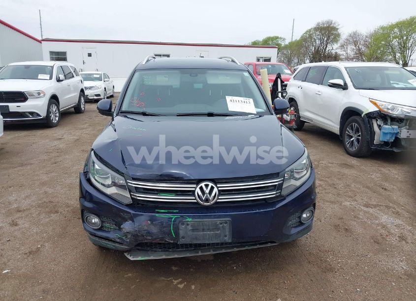 Photo 6 of 2016 Volkswagen Tiguan SEL (VIN WVGBV7AX0GW614760)