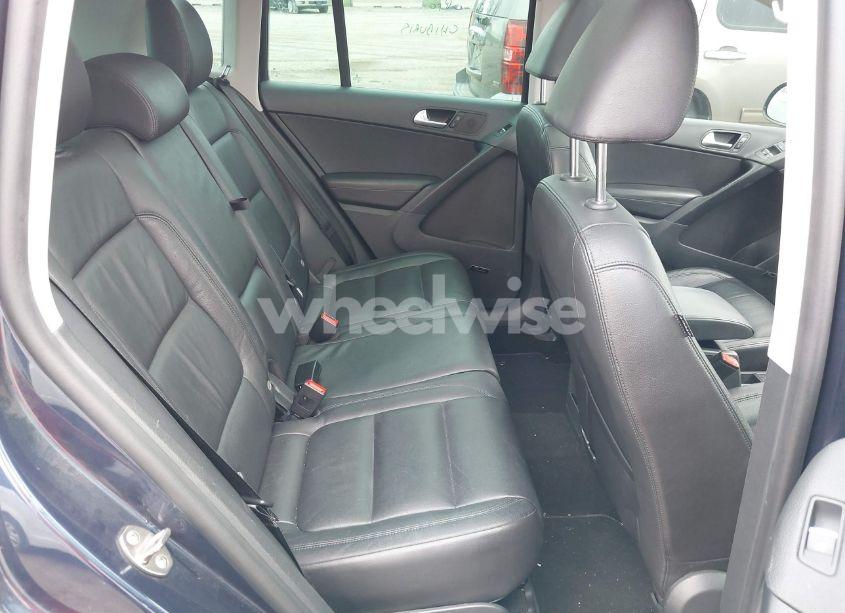 Photo 8 of 2016 Volkswagen Tiguan SEL (VIN WVGBV7AX0GW614760)