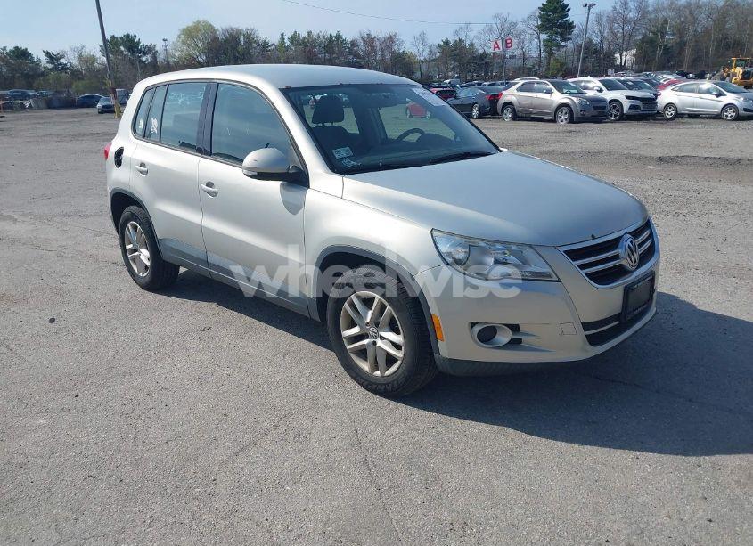 2011 Volkswagen Tiguan S (VIN WVGBV7AX1BW511517) main photo