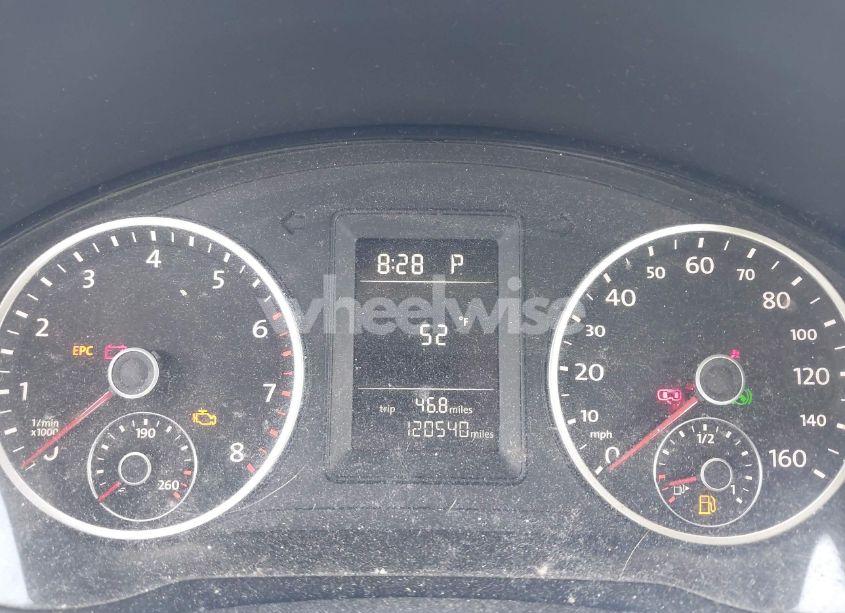 Photo 7 of 2011 Volkswagen Tiguan S (VIN WVGBV7AX1BW511517)