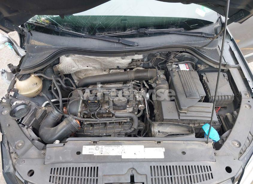Photo 10 of 2012 Volkswagen Tiguan SE (VIN WVGBV7AX1CW095230)