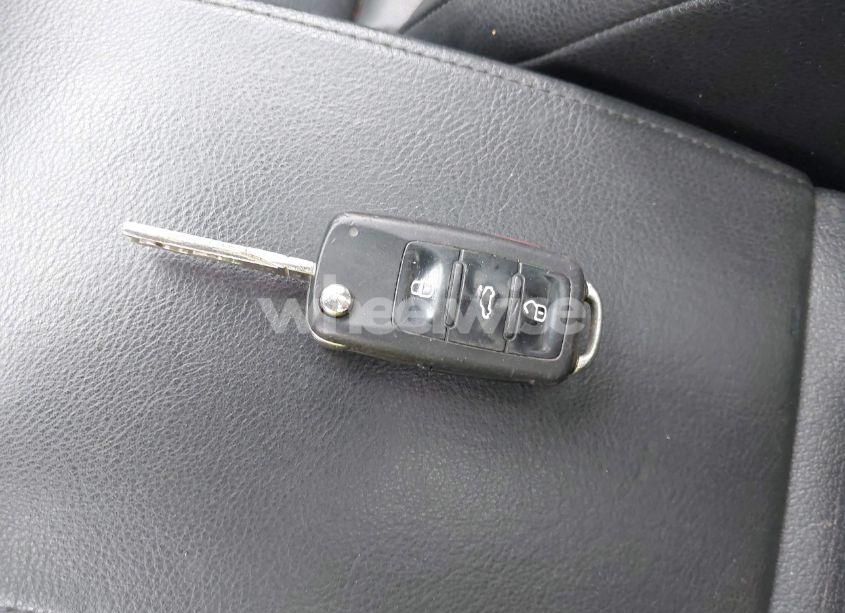 Photo 11 of 2012 Volkswagen Tiguan SE (VIN WVGBV7AX1CW095230)