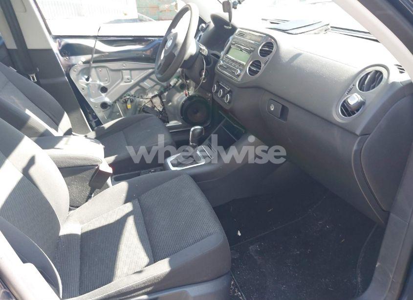 Photo 5 of 2012 Volkswagen Tiguan S (VIN WVGBV7AX1CW531123)