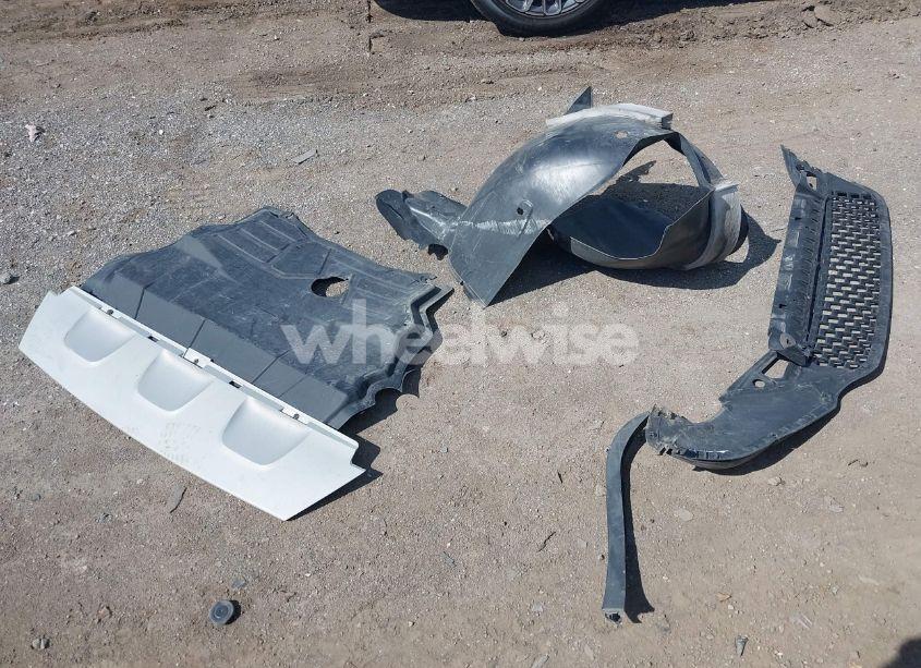 Photo 12 of 2016 Volkswagen Tiguan R-LINE (VIN WVGBV7AX1GW023157)