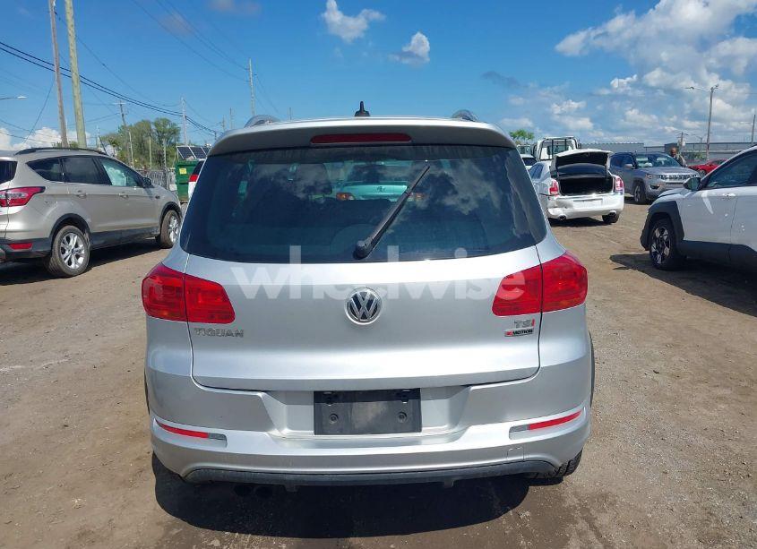 Photo 17 of 2016 Volkswagen Tiguan R-LINE (VIN WVGBV7AX1GW023157)