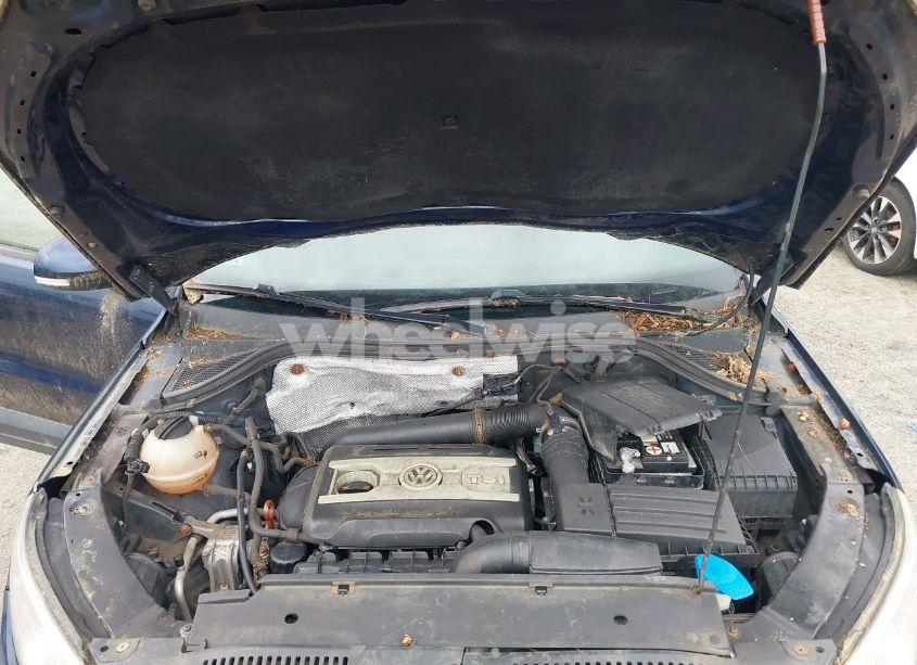 Photo 10 of 2011 Volkswagen Tiguan S (VIN WVGBV7AX3BW511017)