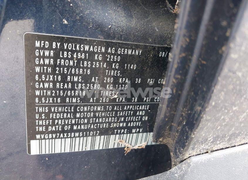 Photo 9 of 2011 Volkswagen Tiguan S (VIN WVGBV7AX3BW511017)