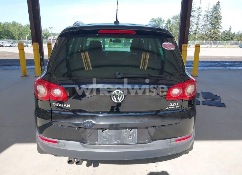 Photo 17 of 2011 Volkswagen Tiguan SE (VIN WVGBV7AX3BW557852)