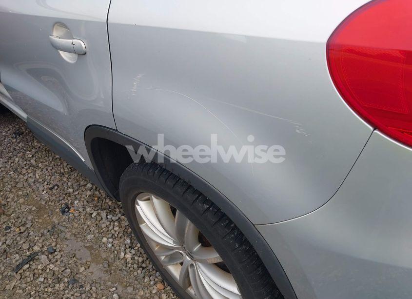 Photo 6 of 2012 Volkswagen Tiguan SE (VIN WVGBV7AX3CW540311)