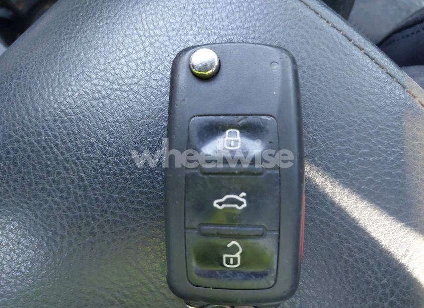 Photo 11 of 2012 Volkswagen Tiguan SEL (VIN WVGBV7AX3CW604086)