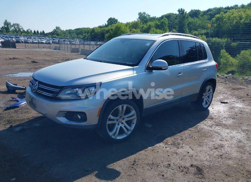Photo 2 of 2012 Volkswagen Tiguan SEL (VIN WVGBV7AX3CW604086)