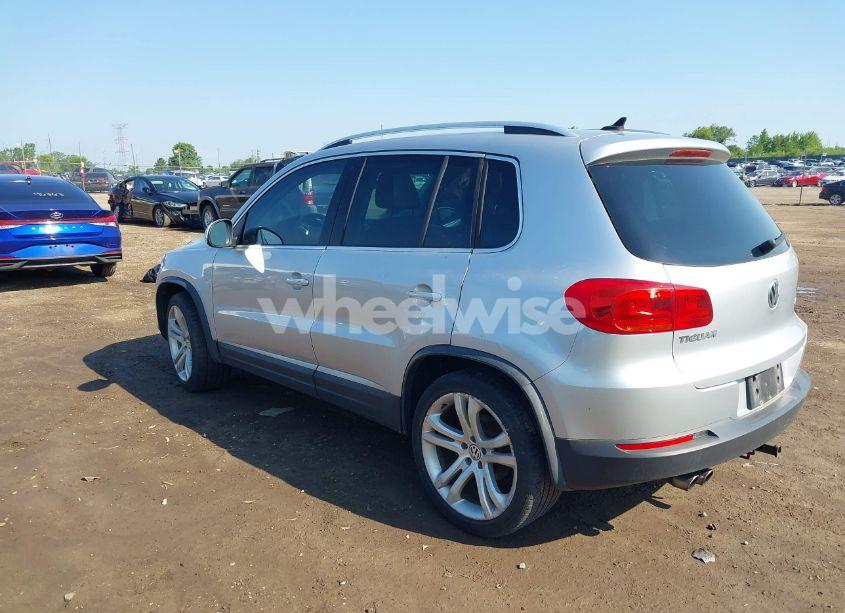 Photo 3 of 2012 Volkswagen Tiguan SEL (VIN WVGBV7AX3CW604086)