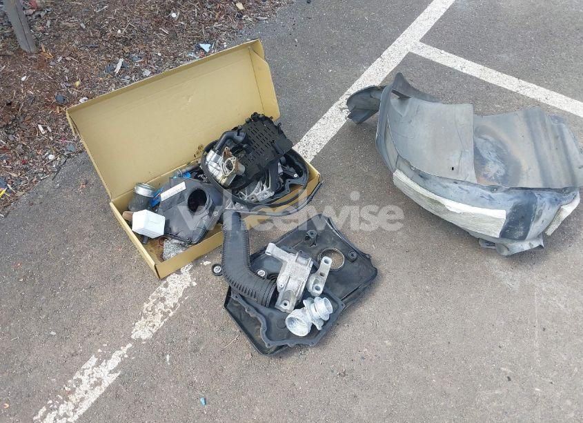 Photo 12 of 2013 Volkswagen Tiguan S (VIN WVGBV7AX3DW552606)