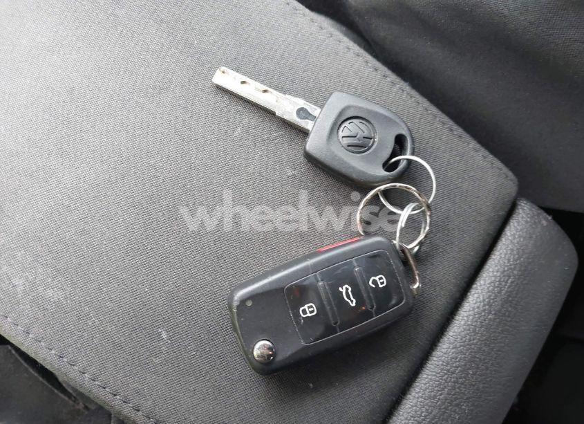 Photo 11 of 2015 Volkswagen Tiguan S (VIN WVGBV7AX3FW588413)