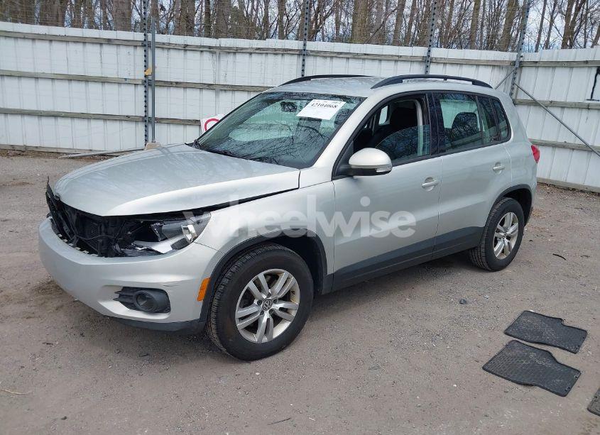 Photo 2 of 2015 Volkswagen Tiguan S (VIN WVGBV7AX3FW588413)