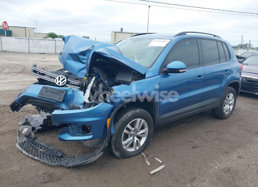 Photo 2 of 2017 Volkswagen Tiguan 2.0T S (VIN WVGBV7AX3HW511754)
