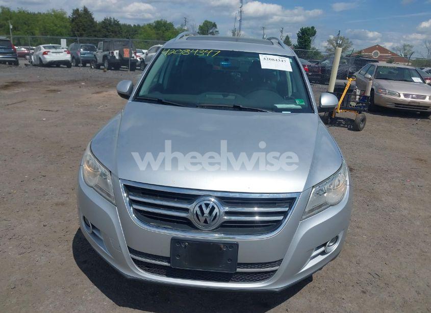 Photo 6 of 2011 Volkswagen Tiguan SE (VIN WVGBV7AX4BW532488)