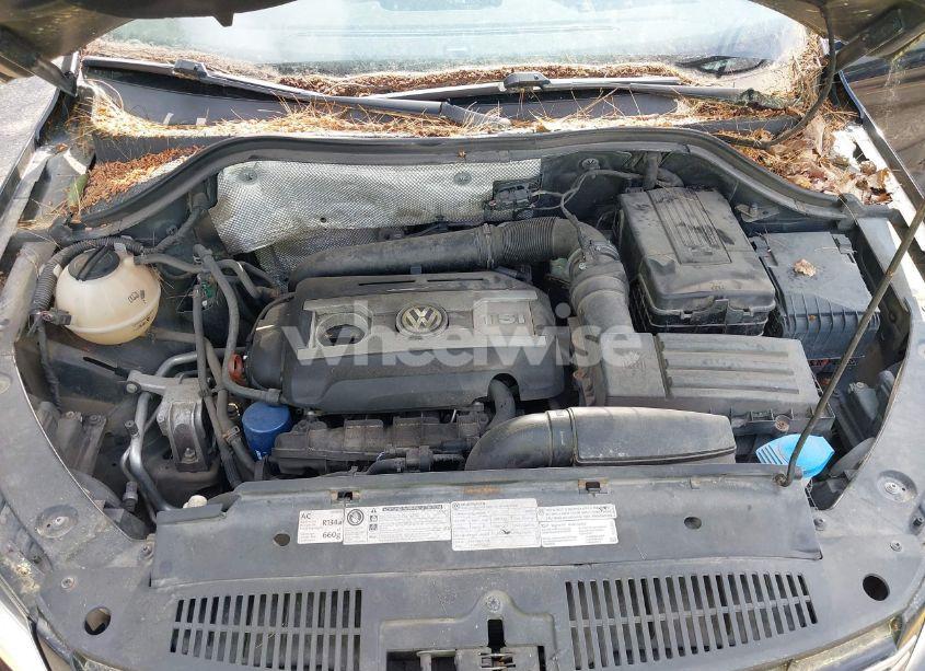 Photo 10 of 2012 Volkswagen Tiguan SE (VIN WVGBV7AX4CW548742)