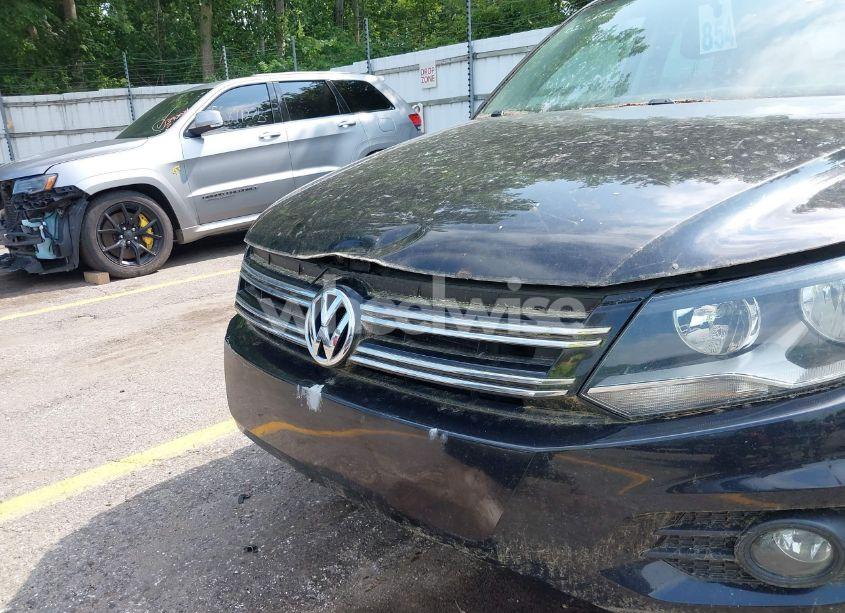 Photo 12 of 2012 Volkswagen Tiguan SE (VIN WVGBV7AX4CW548742)