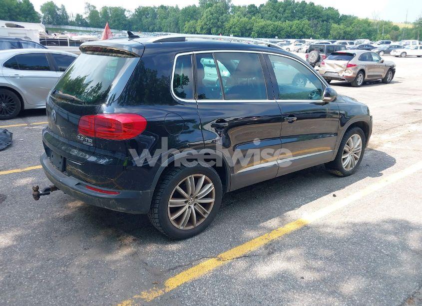 Photo 4 of 2012 Volkswagen Tiguan SE (VIN WVGBV7AX4CW548742)