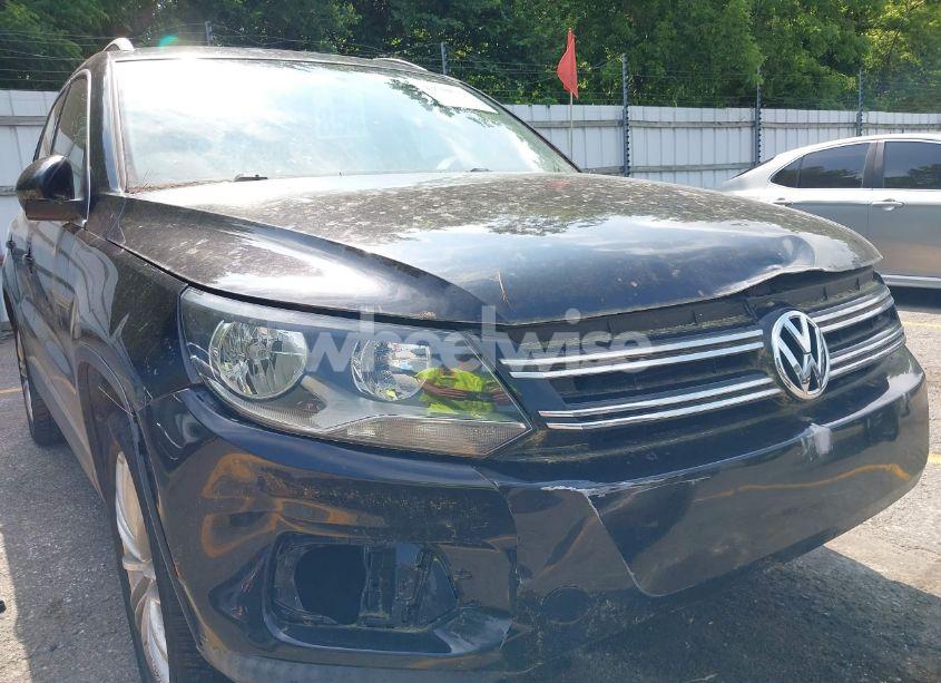 Photo 6 of 2012 Volkswagen Tiguan SE (VIN WVGBV7AX4CW548742)