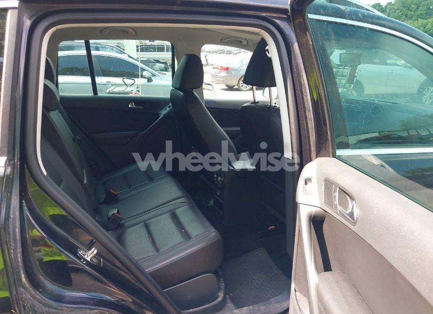 Photo 8 of 2012 Volkswagen Tiguan SE (VIN WVGBV7AX4CW548742)