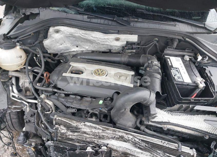 Photo 10 of 2011 Volkswagen Tiguan SE (VIN WVGBV7AX5BW528577)