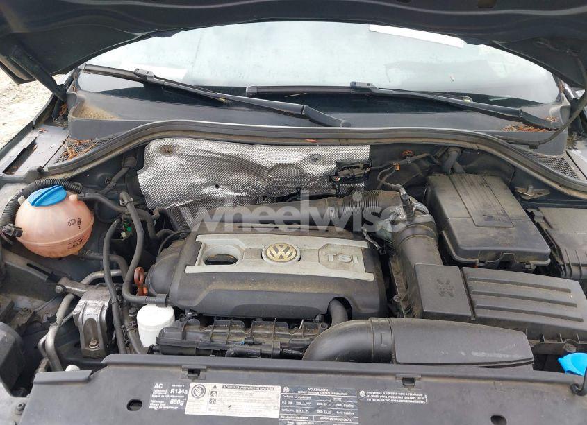 Photo 10 of 2011 Volkswagen Tiguan SE (VIN WVGBV7AX6BW521525)