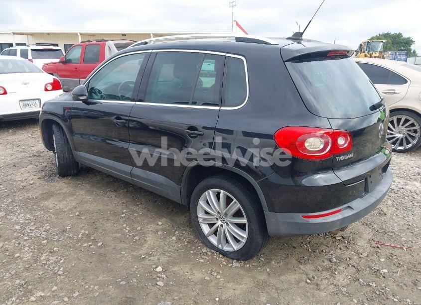 Photo 3 of 2011 Volkswagen Tiguan SE (VIN WVGBV7AX6BW521525)