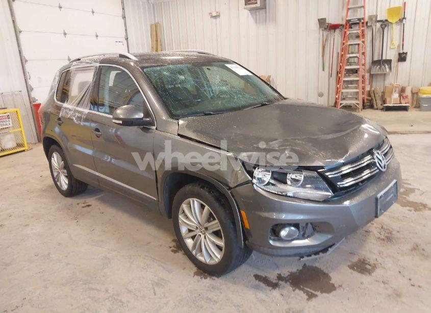 2012 Volkswagen Tiguan SE (VIN WVGBV7AX6CW093750) main photo