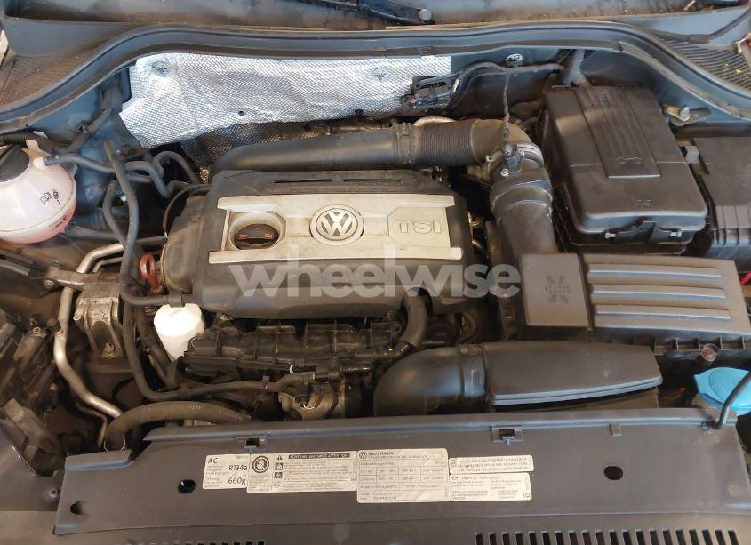 Photo 10 of 2012 Volkswagen Tiguan SE (VIN WVGBV7AX6CW093750)