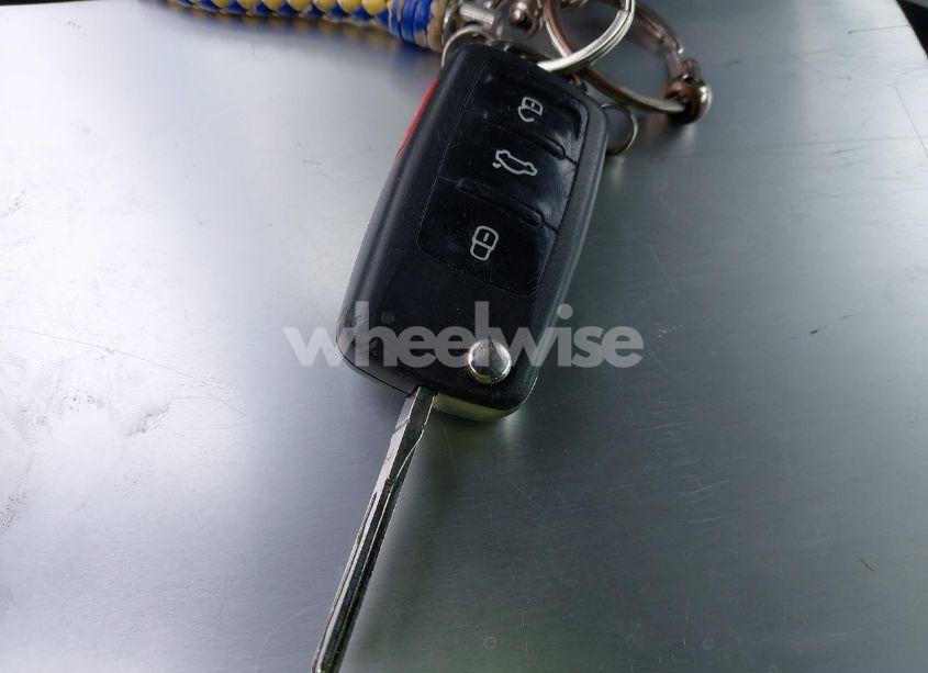 Photo 11 of 2016 Volkswagen Tiguan S (VIN WVGBV7AX6GW558257)