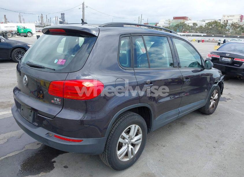 Photo 4 of 2016 Volkswagen Tiguan S (VIN WVGBV7AX6GW558257)