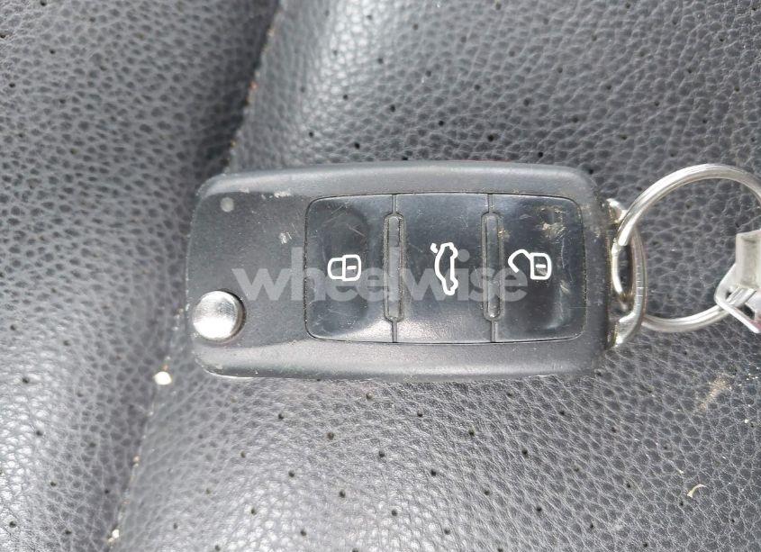 Photo 11 of 2016 Volkswagen Tiguan S (VIN WVGBV7AX6GW584857)