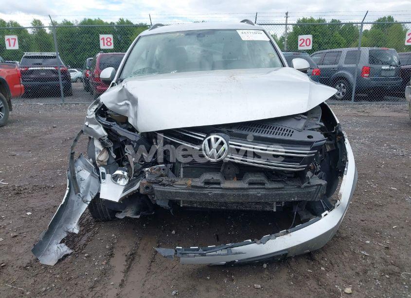Photo 12 of 2016 Volkswagen Tiguan S (VIN WVGBV7AX6GW584857)