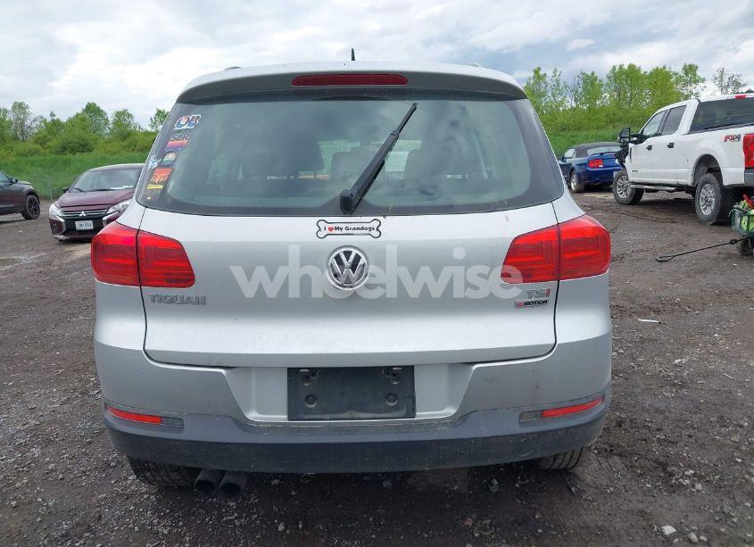 Photo 16 of 2016 Volkswagen Tiguan S (VIN WVGBV7AX6GW584857)