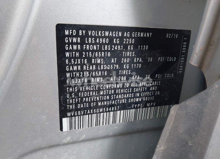 Photo 9 of 2016 Volkswagen Tiguan S (VIN WVGBV7AX6GW584857)