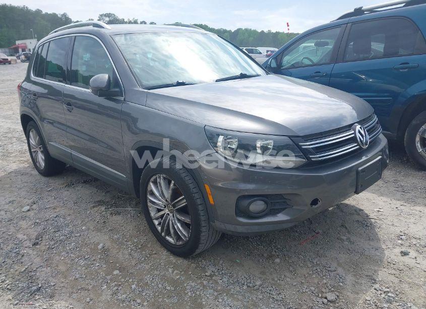2012 Volkswagen Tiguan SE (VIN WVGBV7AX7CW000265) main photo
