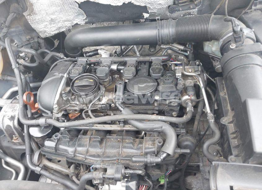 Photo 10 of 2012 Volkswagen Tiguan SE (VIN WVGBV7AX7CW000265)