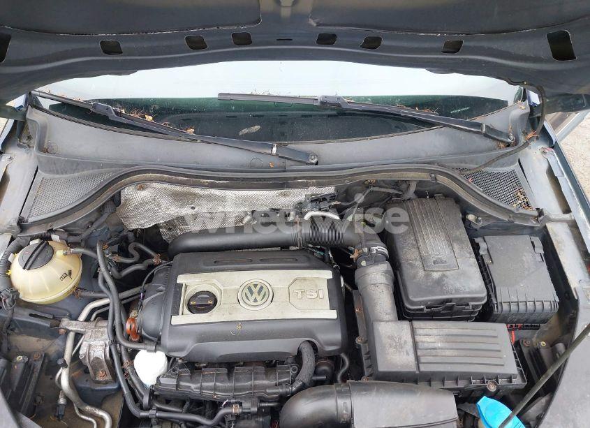 Photo 10 of 2012 Volkswagen Tiguan SE (VIN WVGBV7AX7CW552641)