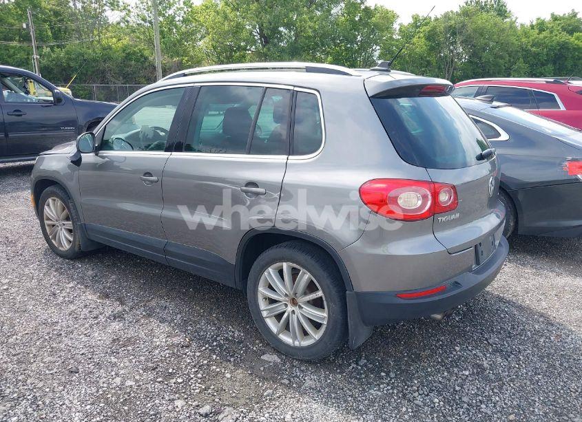 Photo 3 of 2011 Volkswagen Tiguan SE (VIN WVGBV7AX9BW540019)