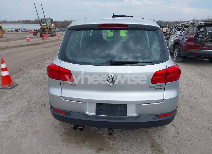 Photo 16 of 2012 Volkswagen Tiguan S (VIN WVGBV7AX9CW518118)