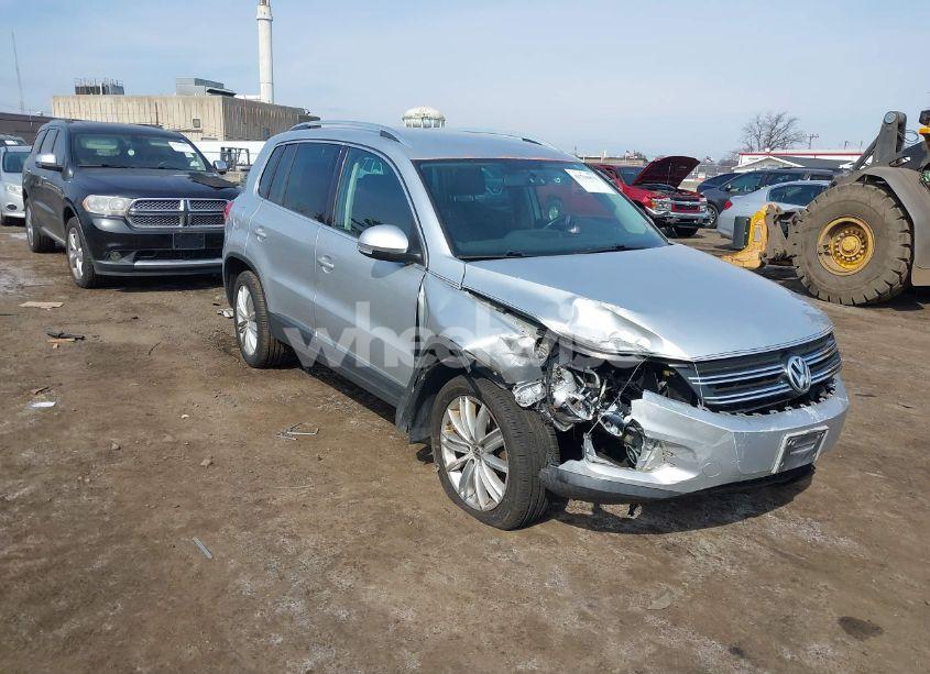 2012 Volkswagen Tiguan SE (VIN WVGBV7AX9CW571627) main photo